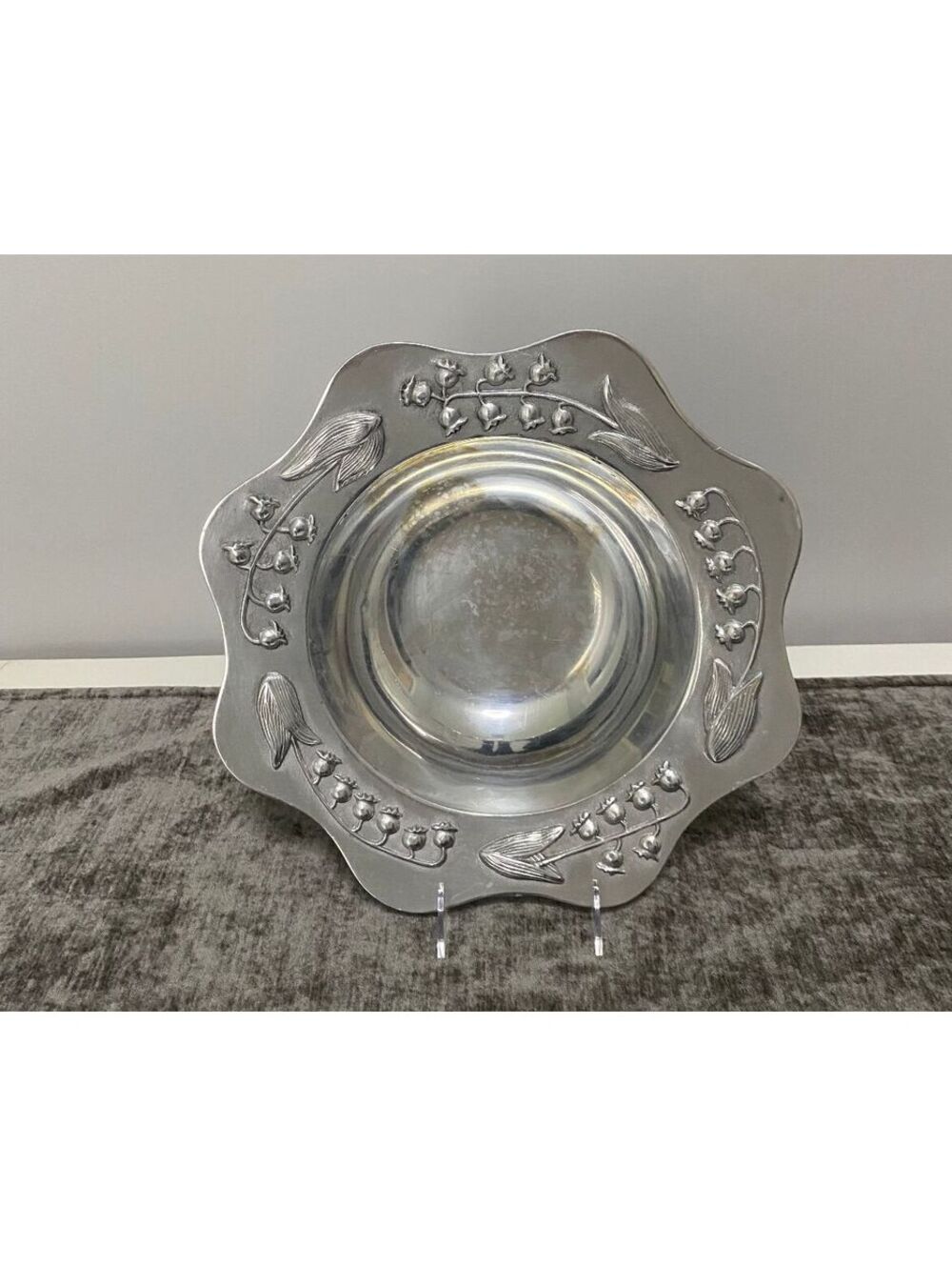 Mariposa Brillante Serving Bowl Lily of the Valley Cast Aluminum
